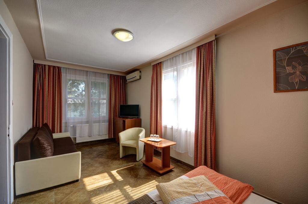 Hotel Roz Szentendre Zimmer foto